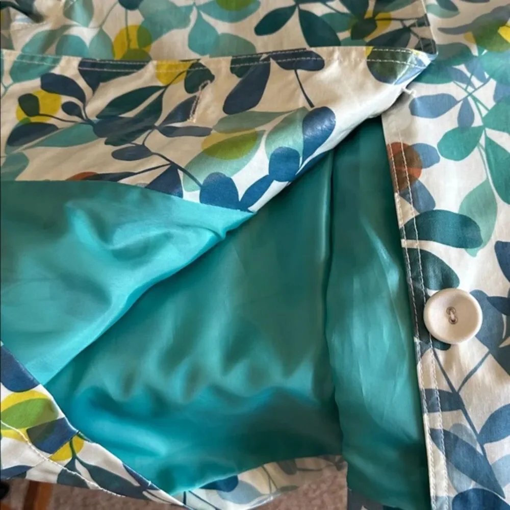 Chicos Floral Rain Coat Womens 2 Med Shiny Lined Hip Pockets Button Front Jacket